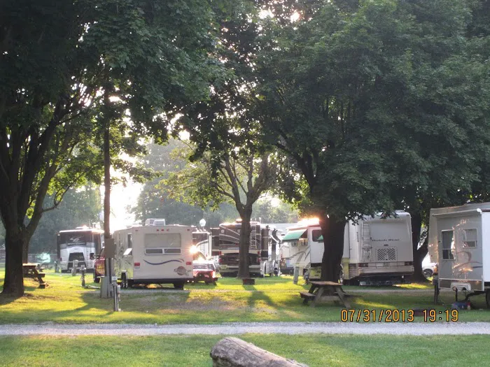Roamers Retreat Campground Picture 4