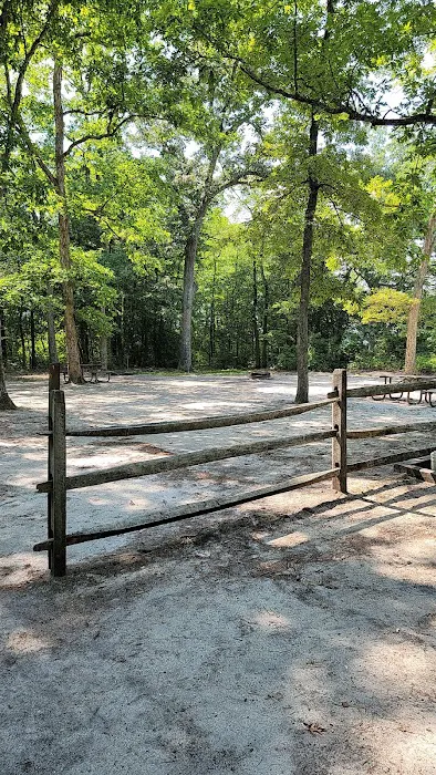 Parvin group camp parking Picture 2