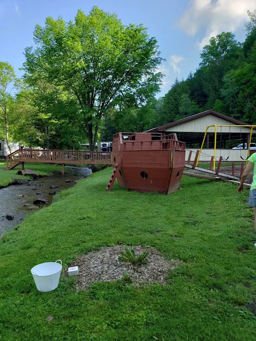 Whispering Winds Campground and Cabins Picture 9