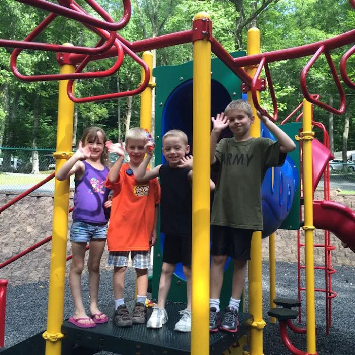 Adventure Bound Camping Resorts - Oak Creek Picture 10