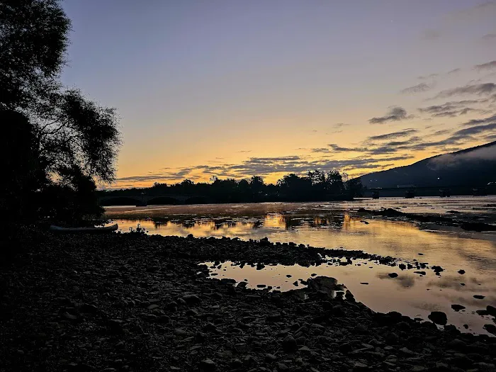 Riverfront Campground Picture 5