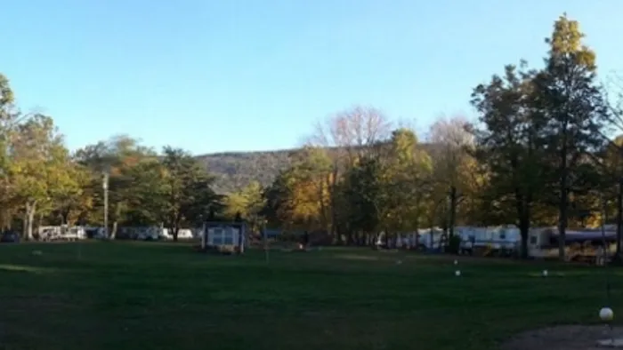 Sunsational Family Campground Picture 9