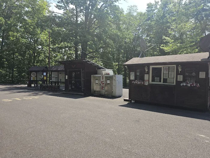 Dewdrop Campground Picture 3