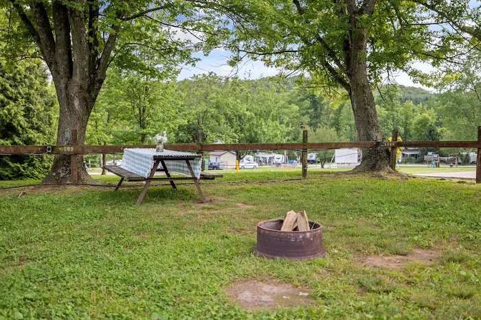 Hidden Valley Camping Resort Picture 9