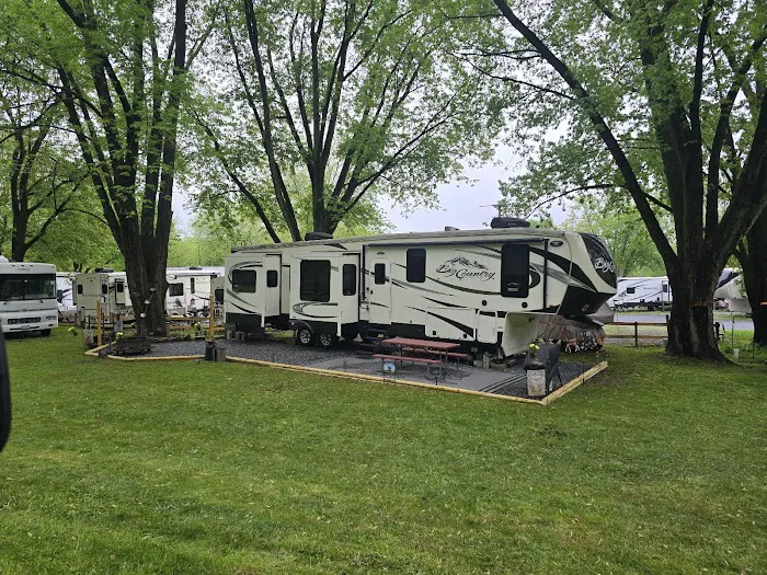 Birchview Farm Campgrounds Picture 7