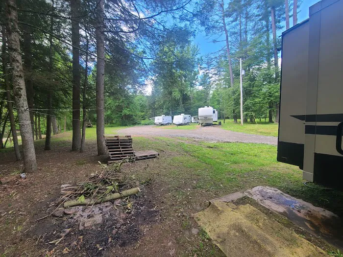 Oilmen's creekside RV sites Picture 3
