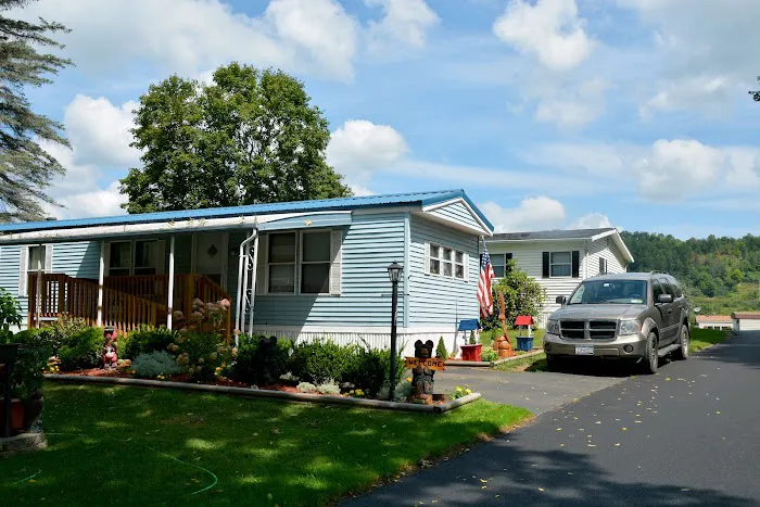 Colonial Village Manufactured Home Community Picture 4