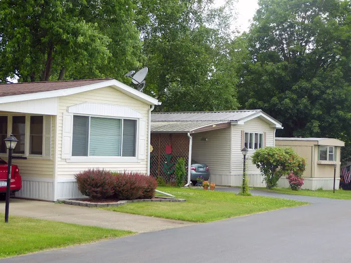 Colonial Village Manufactured Home Community Picture 3