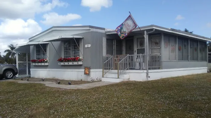 Colonial Estates Mobile Home Park Picture 4