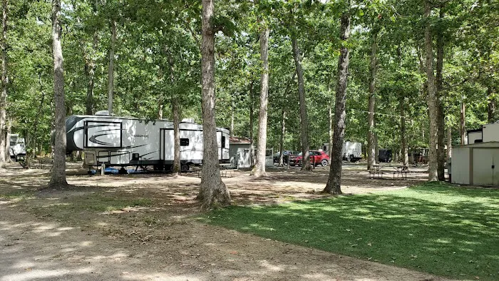 Spacious Skies Campgrounds - Country Oaks Picture 3