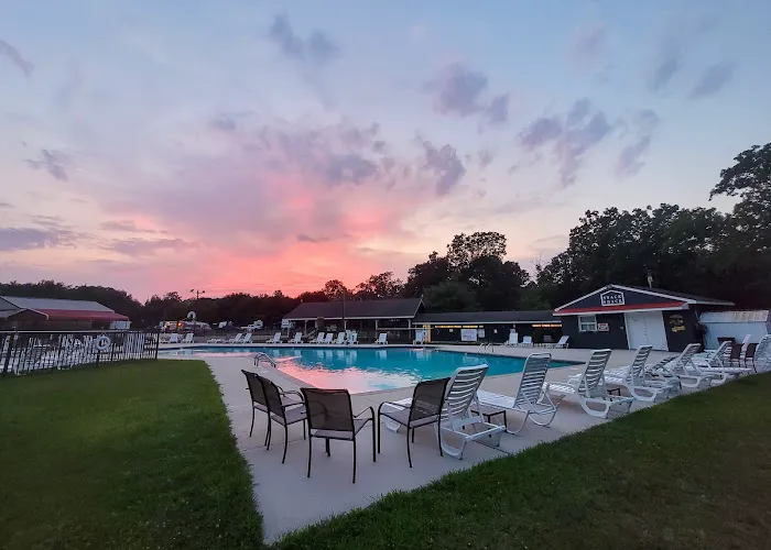 Spacious Skies Campgrounds - Country Oaks Picture 5