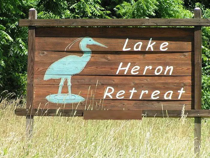 Lake Heron Retreat Picture 8