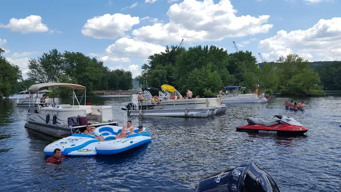 River Edge RV Camp & Marina Picture 2