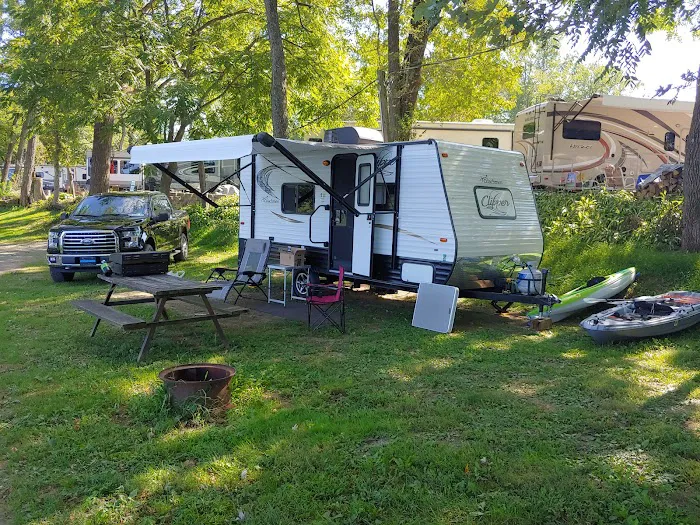 River Edge RV Camp & Marina Picture 1