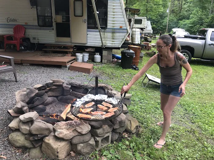 Creekside Manor Campground Picture 9