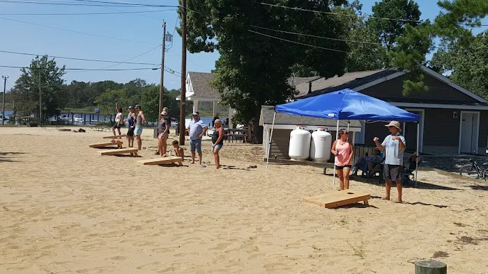 River Beach RV Resort Picture 1