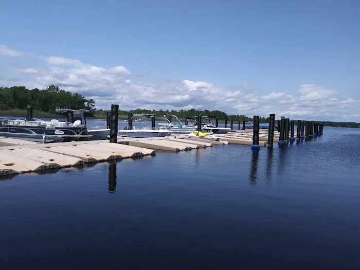 River Beach RV Resort Picture 10