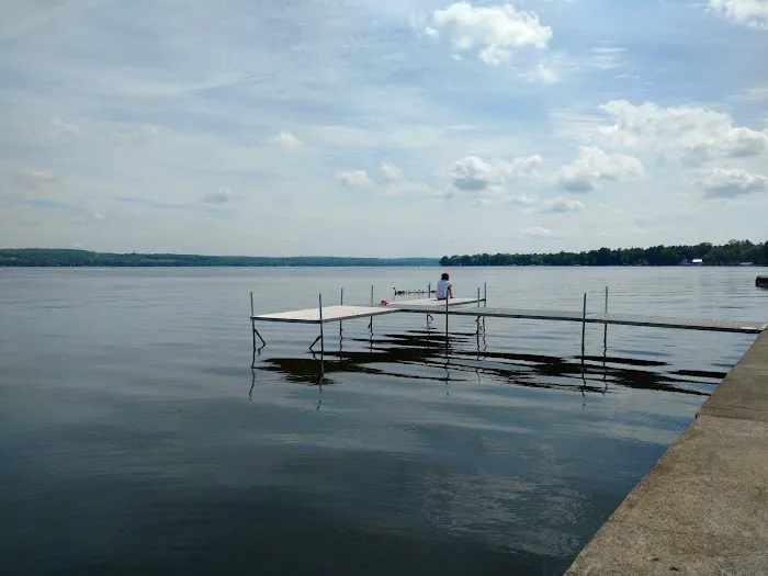 Peachie's Lakeside Camping Picture 4