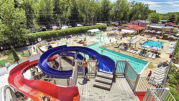 Splash Magic RV Resort by Rjourney Picture 3