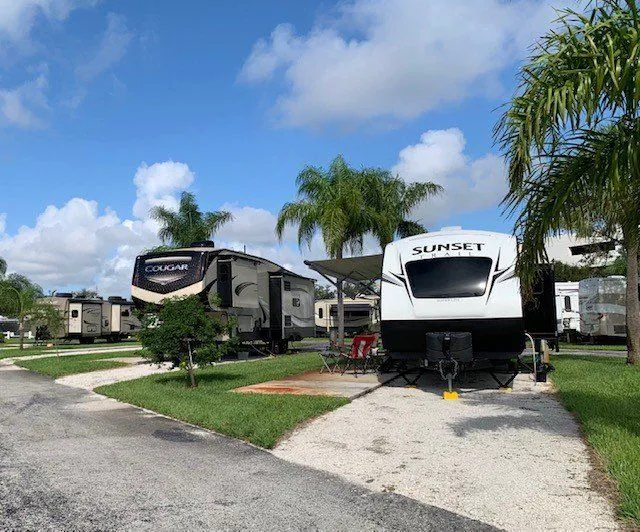 Del-Raton RV Park & Trailer Sales Picture 6