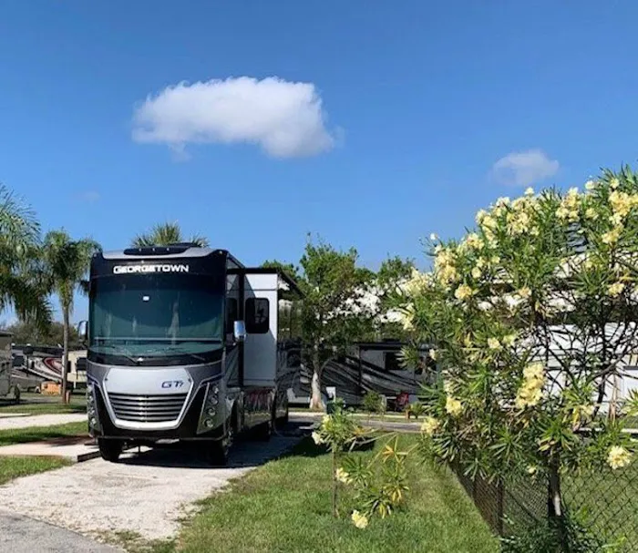 Del-Raton RV Park & Trailer Sales Picture 4
