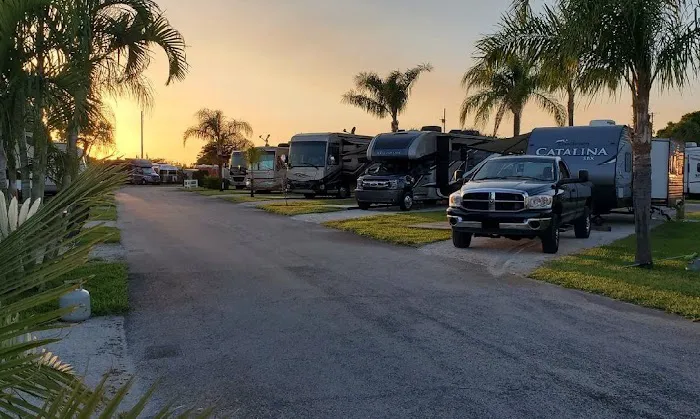 Del-Raton RV Park & Trailer Sales Picture 3