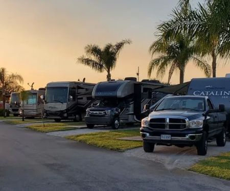 Del-Raton RV Park & Trailer Sales