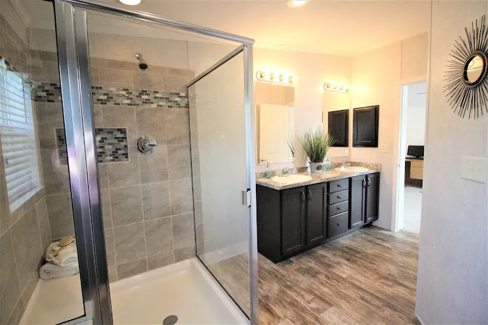 Oak Forest II Manufactured Home Community Picture 6
