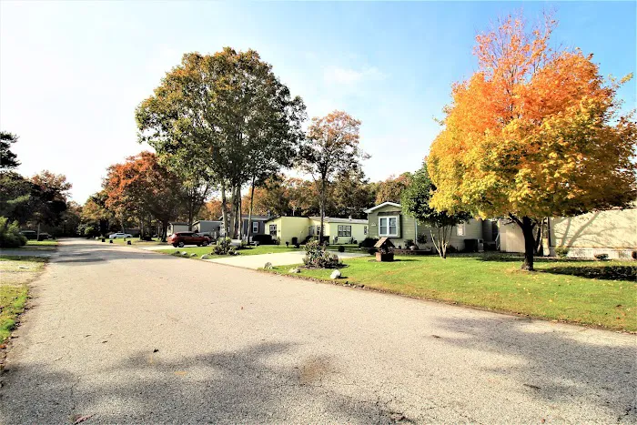 Oak Forest Mobile Home Park Picture 4