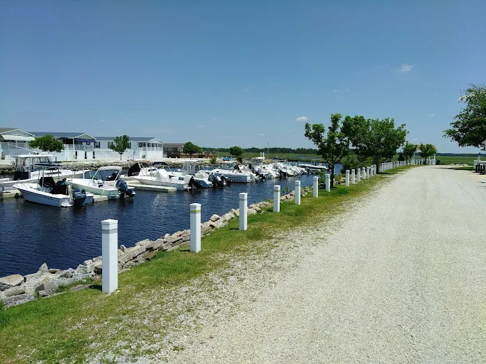 Bay Breeze Village Picture 10
