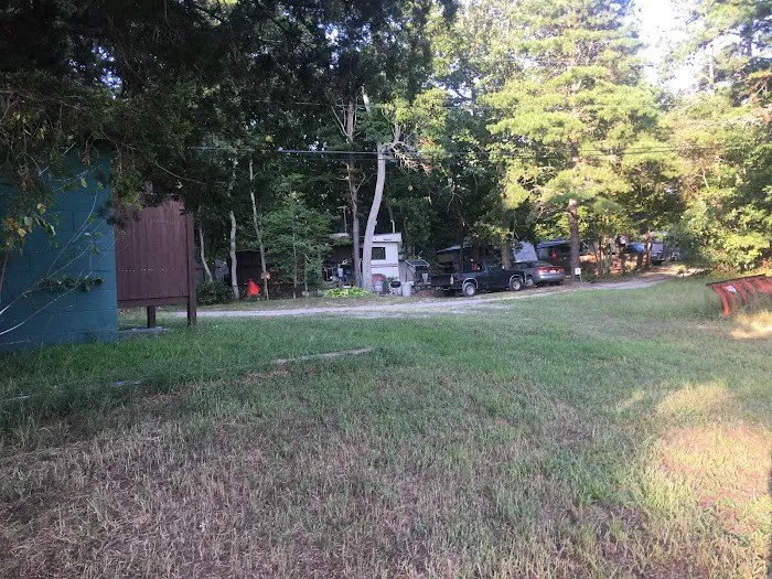 Arrowhead Camp and RV Park Picture 4