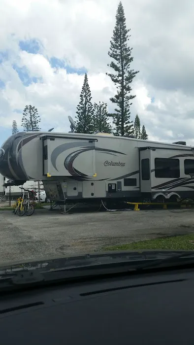 Highland Pines RV Resort Picture 1