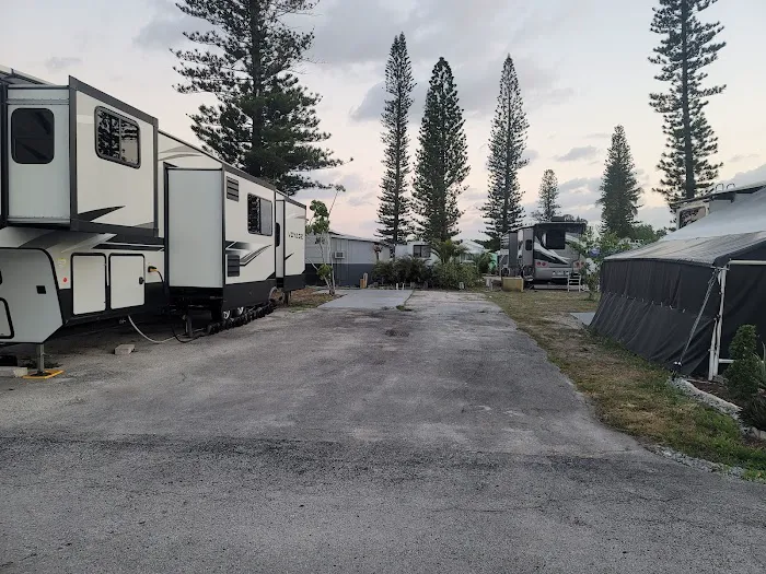 Highland Pines RV Resort Picture 9