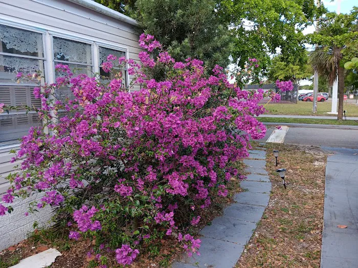 Country Knolls Picture 9