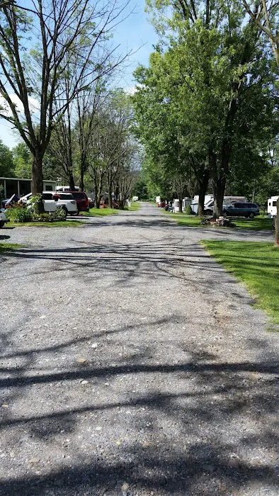 Hillcrest RV & Mobile Home Park Picture 10