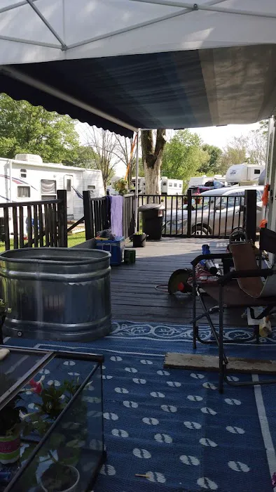 Hillcrest RV & Mobile Home Park Picture 6