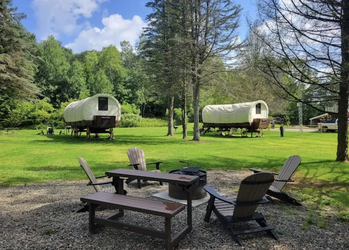 Bison Trace Luxury Camping Picture 5