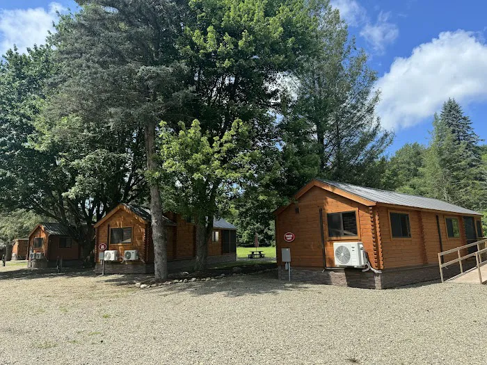 Bison Trace Luxury Camping Picture 8