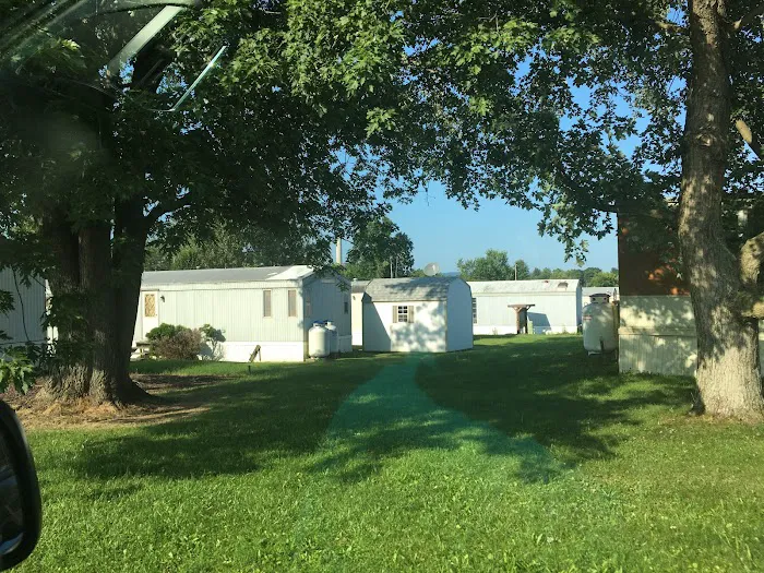 Blue Springs Village Picture 4