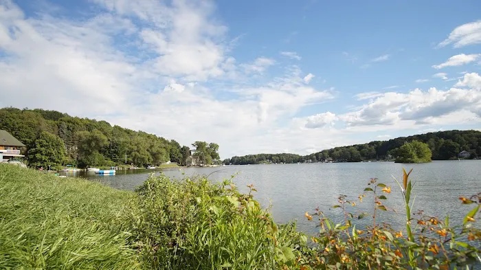 Paradise Bay Park Family Campground Picture 2