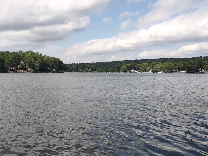 Paradise Bay Park Family Campground Picture 9