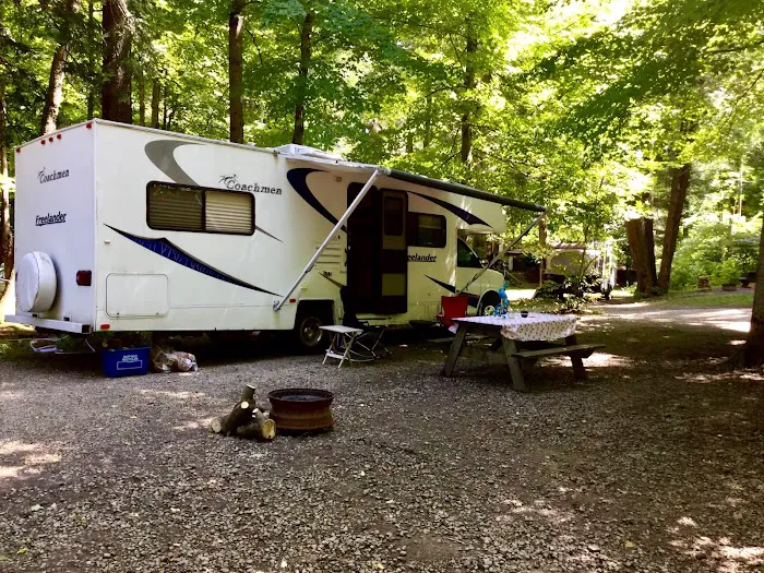 Paradise Bay Park Family Campground Picture 6