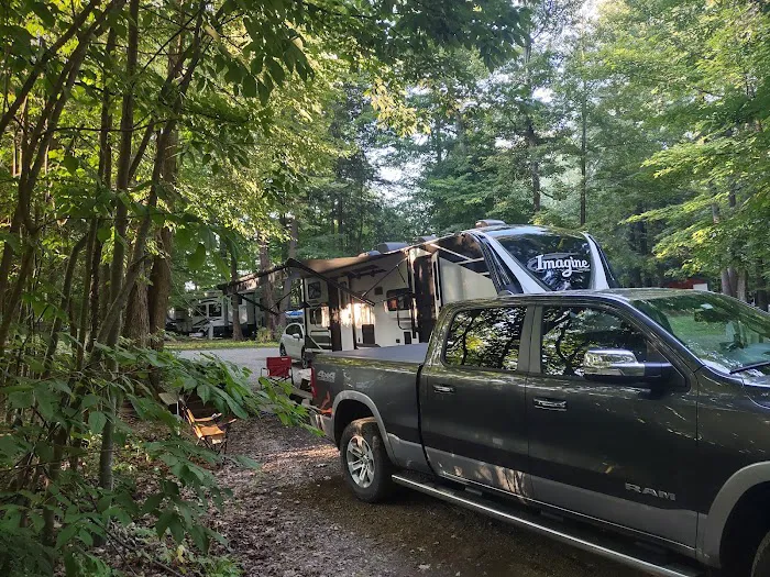 Paradise Bay Park Family Campground Picture 8