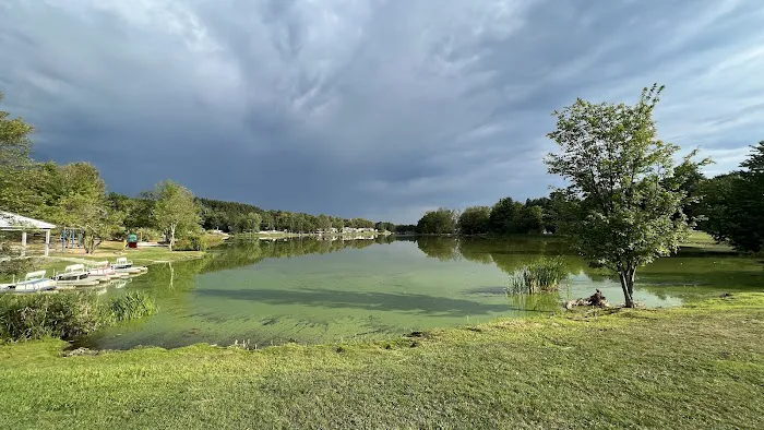 Pine Cradle Lake Family Campground Picture 7
