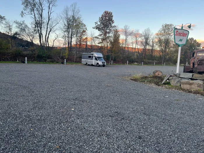 Rusted Acres RV Park Picture 4