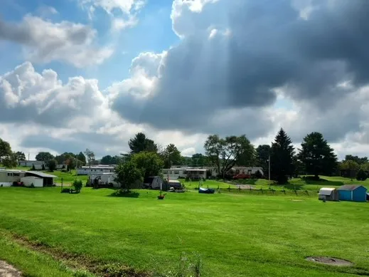 Crestwood Mobile Home Park Picture 1