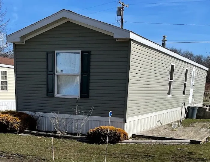 Crestwood Mobile Home Park Picture 7