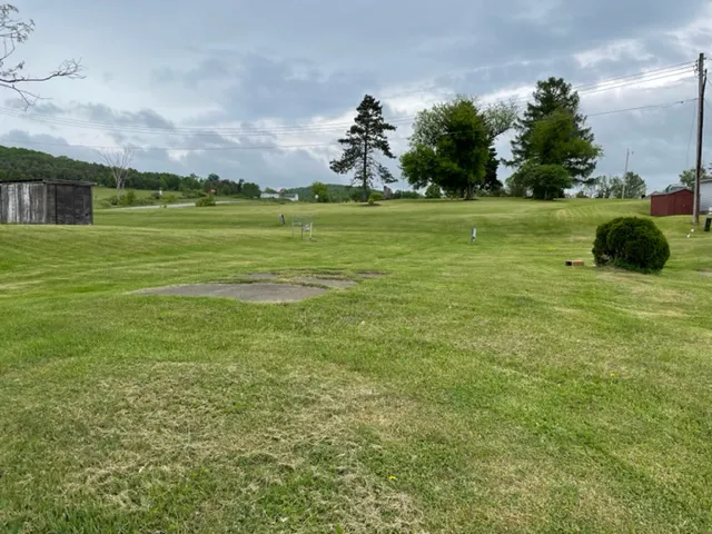 Crestwood Mobile Home Park Picture 3