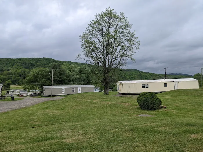 Crestwood Mobile Home Park Picture 6