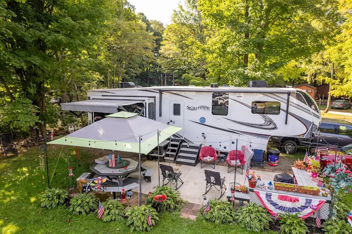 Adventure Bound Camping Resort - Four Winds Picture 7